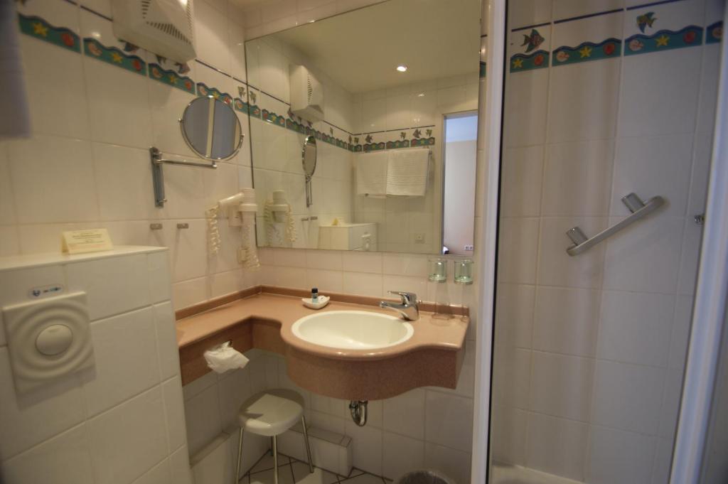 Bertricher Hof Garni Hotel 3*